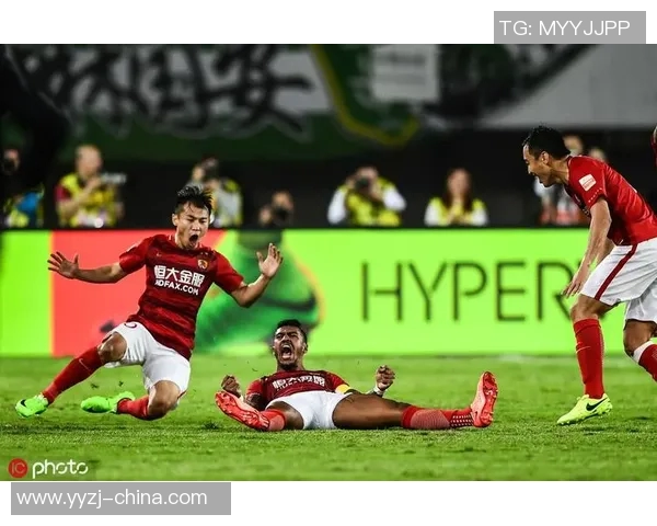 激情对决直播泰达与恒大巅峰之战全程回顾与精彩瞬间分享 激情对决直播泰达与恒大巅峰之战全程回顾与精彩瞬间分享