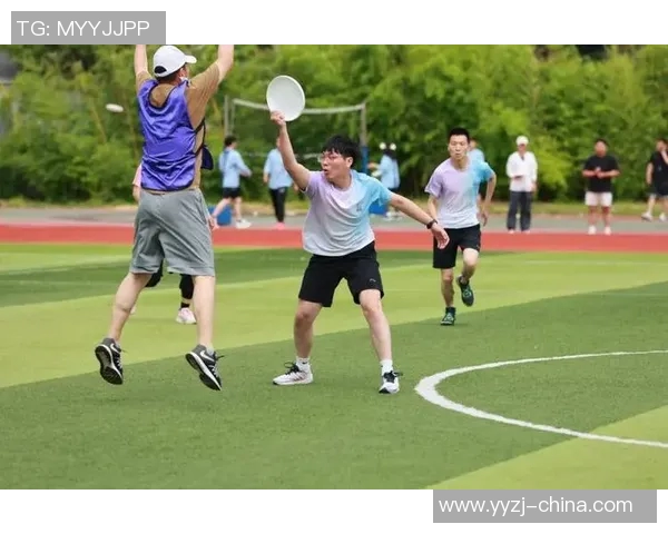 城市马拉松赛事分析:上海飞盘队默契配合展现团队精神与竞技魅力 城市马拉松赛事分析:上海飞盘队默契配合展现团队精神与竞技魅力