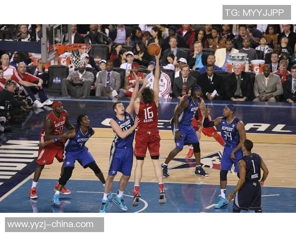 新赛季勇士与雷霆激战回顾展现篮球魅力与团队精神 新赛季勇士与雷霆激战回顾展现篮球魅力与团队精神