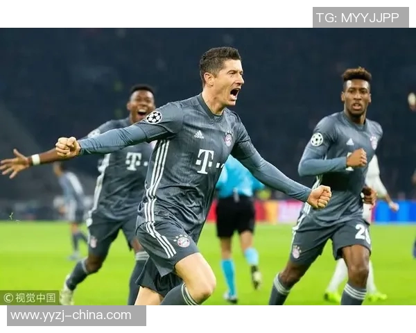 莱万欧冠火力全开10场12球领跑射手榜金靴在望