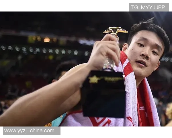 黄芳专访：从青涩少女到网球明星的奋斗与成长历程回顾